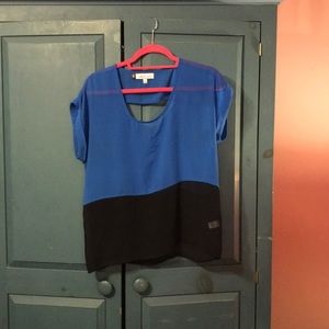 Jennifer Lopez light weight short sleeve shirt